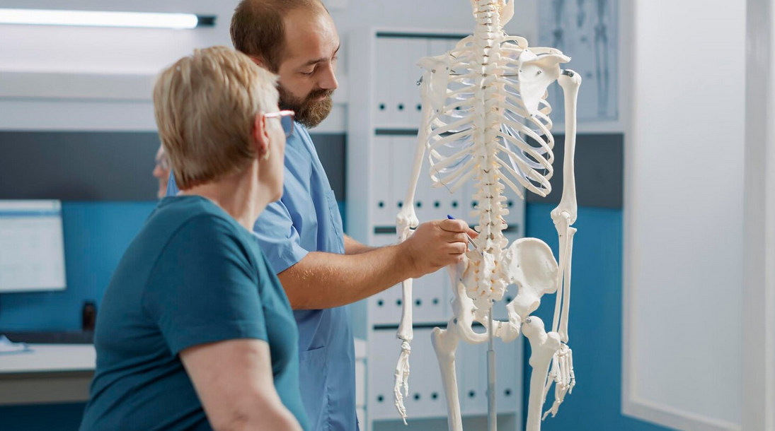 Orthopedic consultation with a skeleton model